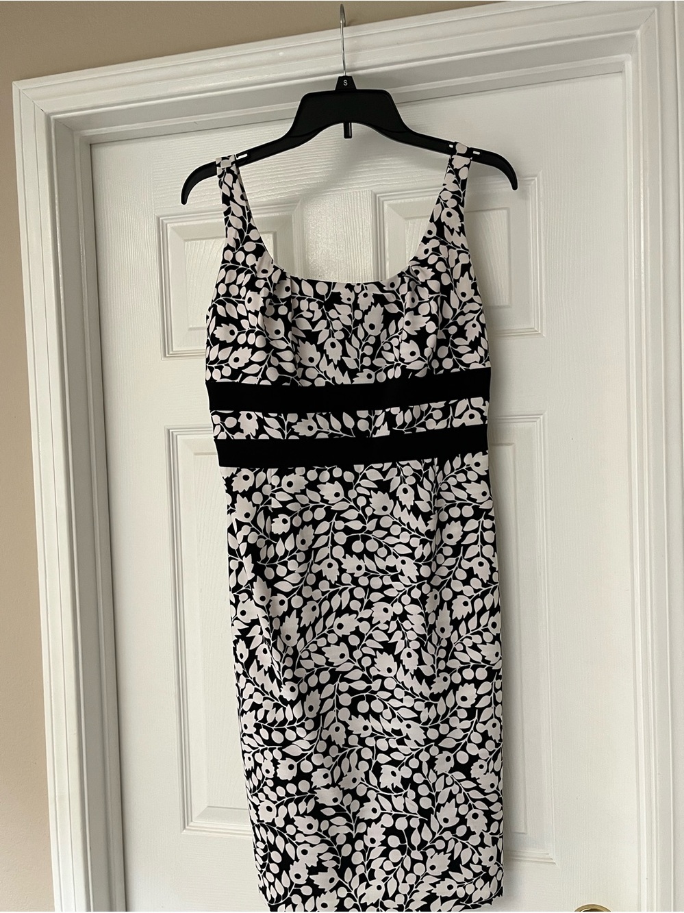 Jessica Howard Black & White Floral Sheath Dress